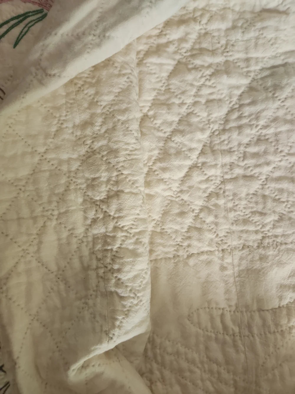 Hand-Embroidered Floral Basket Quilt Cover in Cream and Pastel Colors